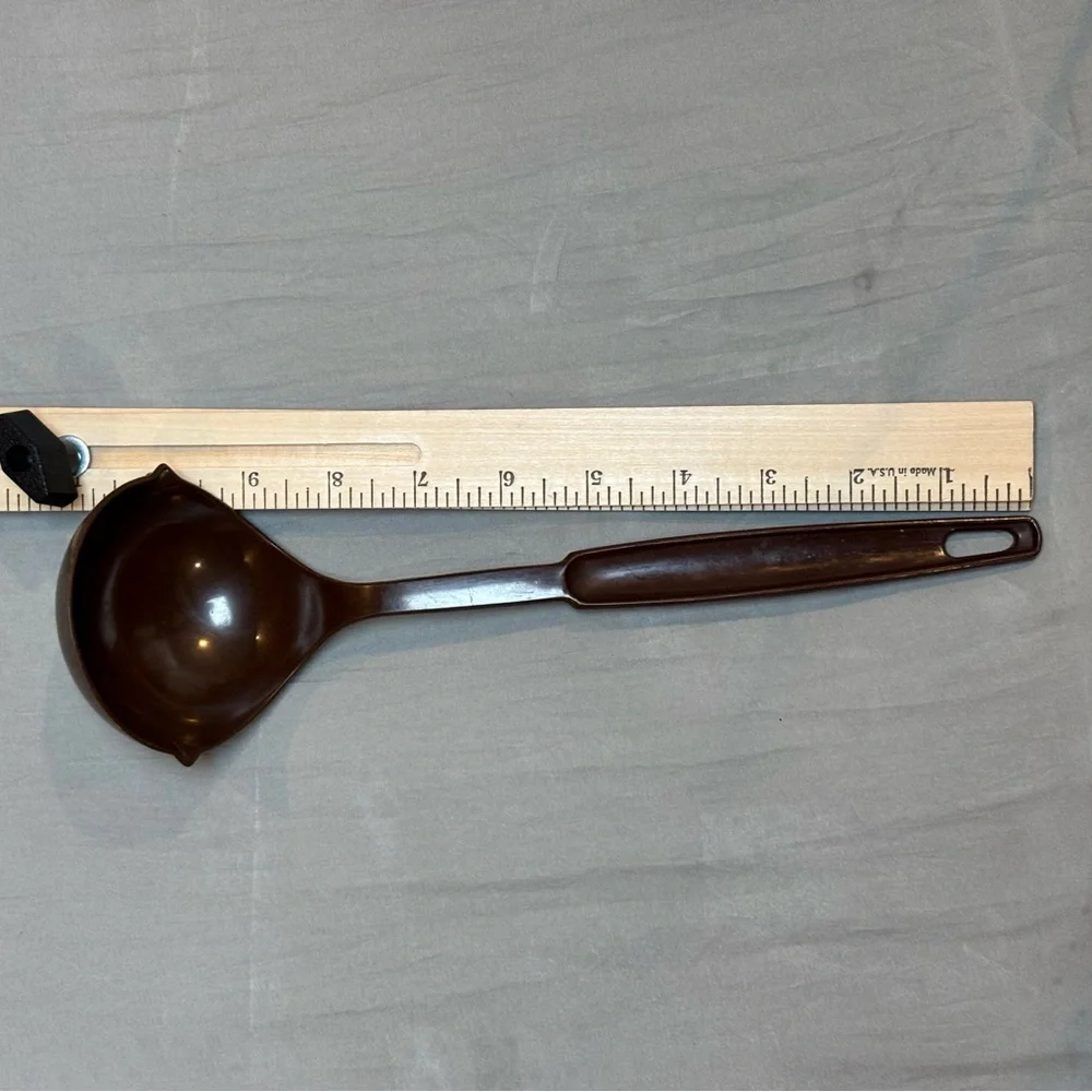 Vintage Ekco Nylon Soup Serving Ladle Brown 11‎ Inch
